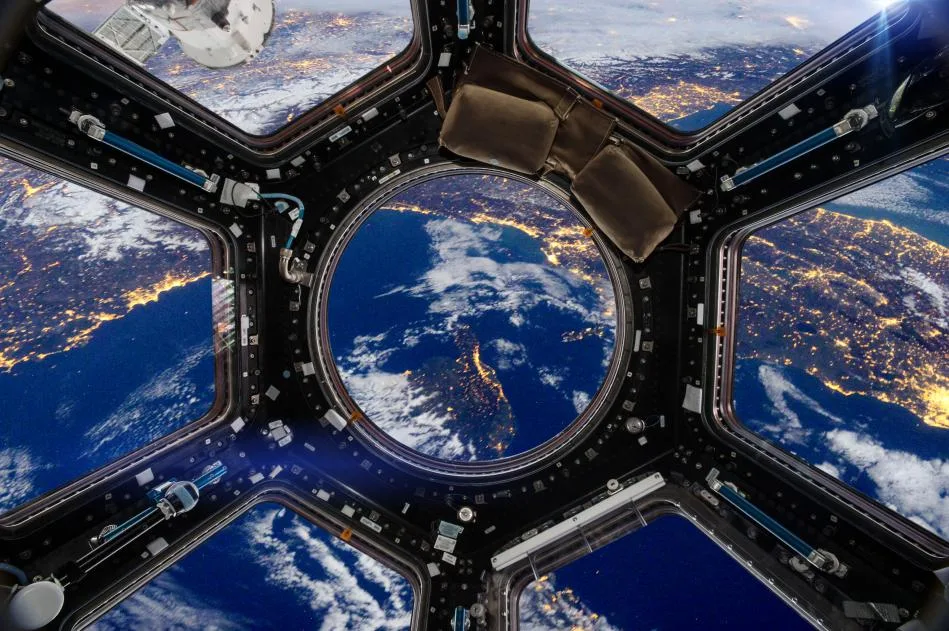 uzay istasyonundan dünyaya bakış
